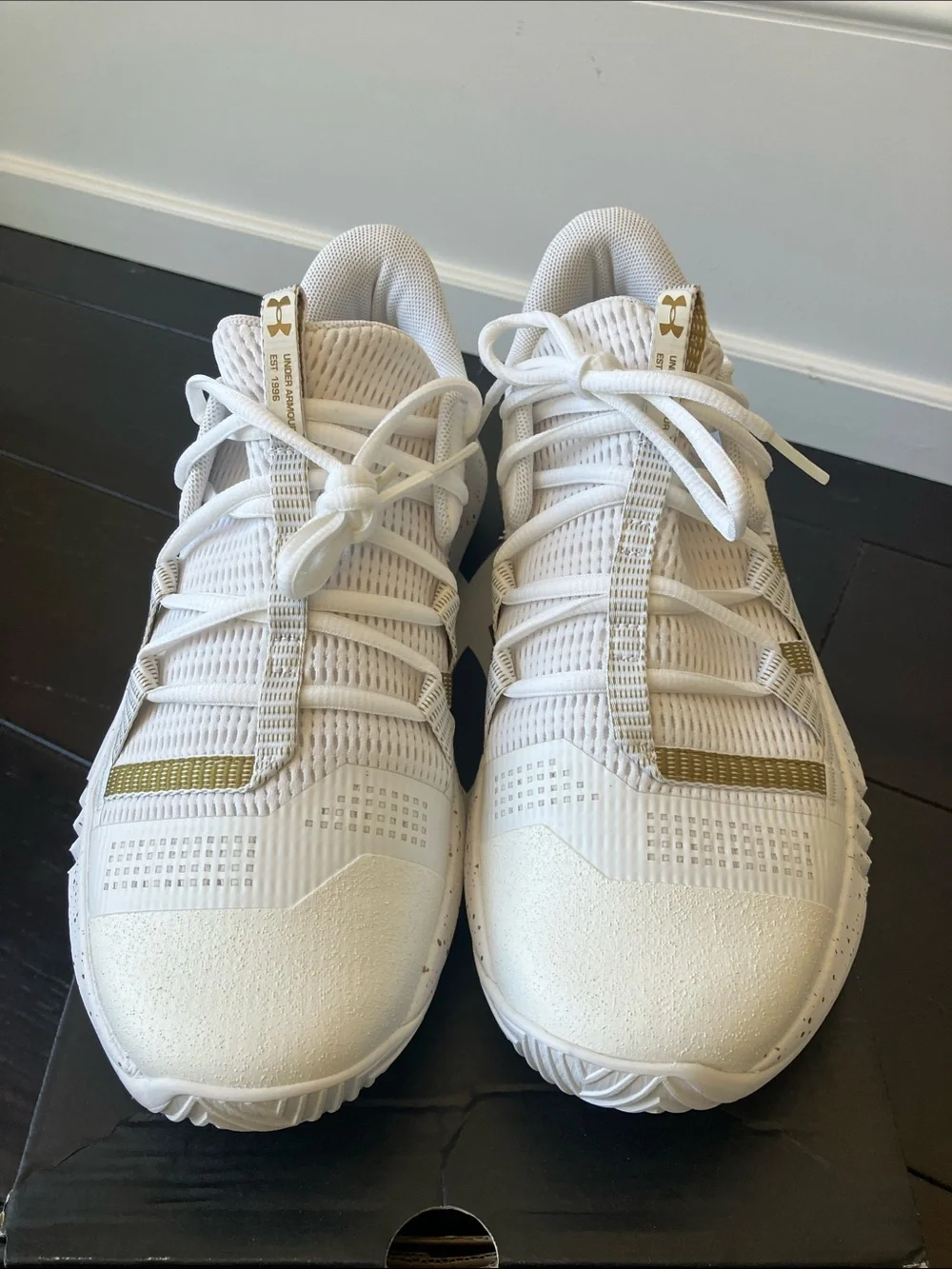 UNDER ARMOUR Block City 2.0 Volleyball Shoe, White/Gold Brand NIB Women’s 9.5